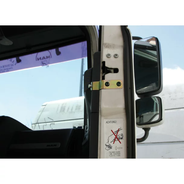Additional truck door locks - Man TGA (03/99&gt;05/10), TGS, TGX (09/07&gt;08/14)