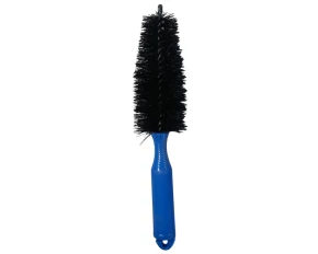 Washing brush for wheels with spokes